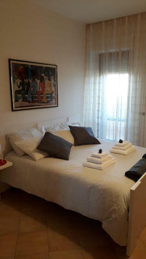 The Holiday House Hotel Santeramo in Colle Exterior photo