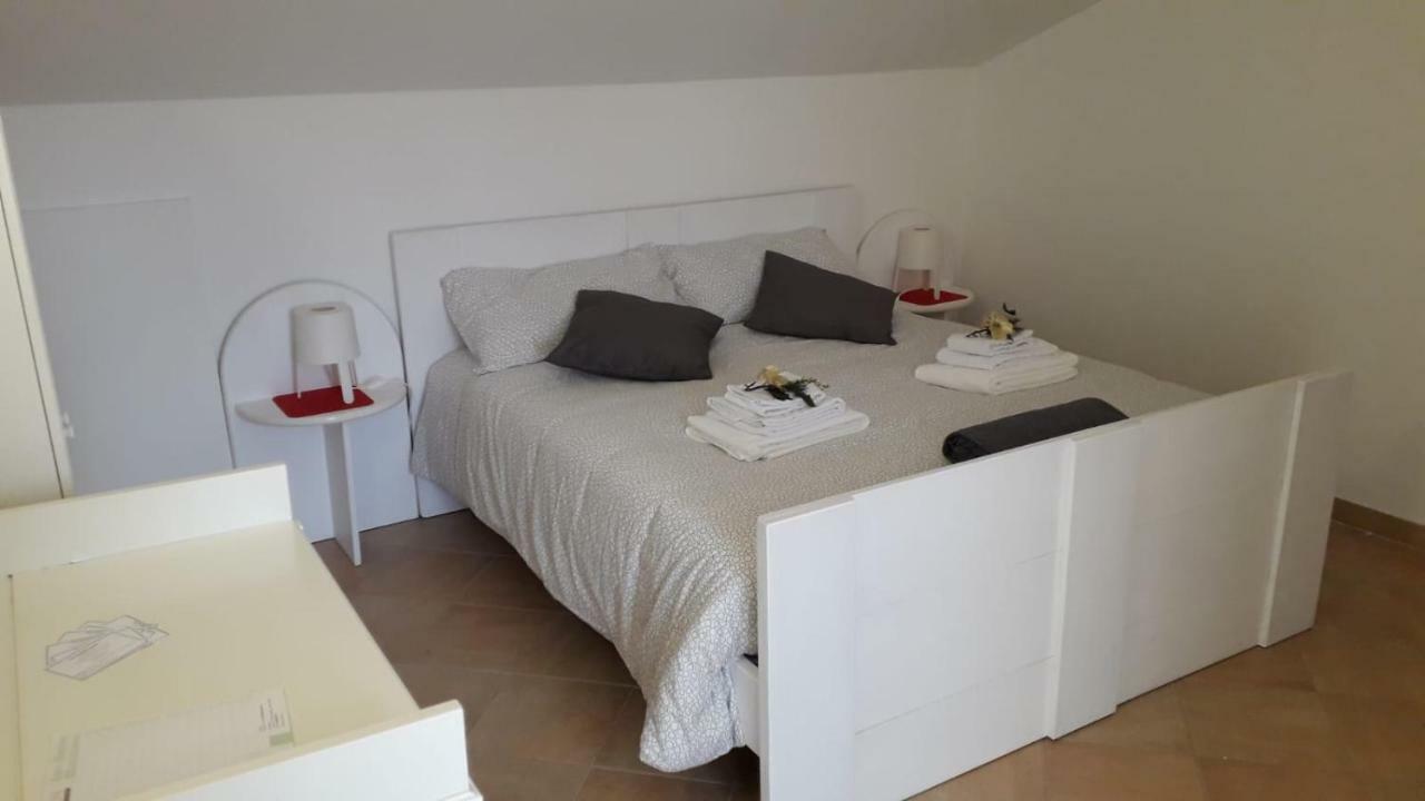 The Holiday House Hotel Santeramo in Colle Exterior photo