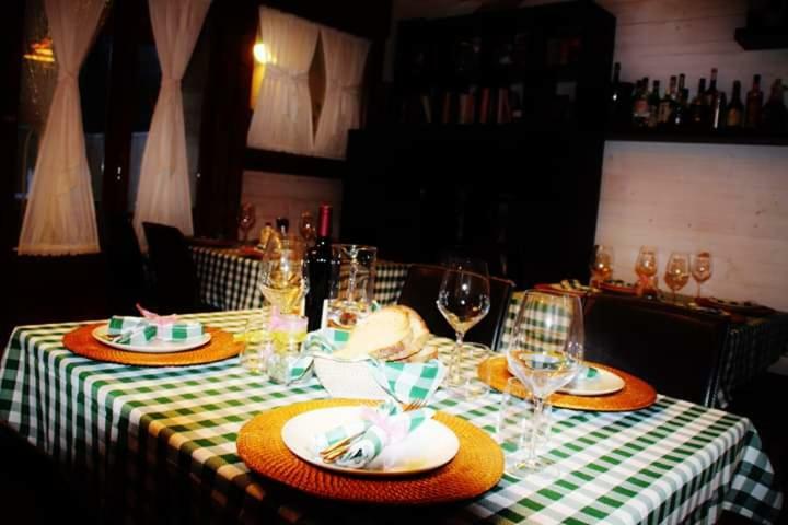 The Holiday House Hotel Santeramo in Colle Exterior photo
