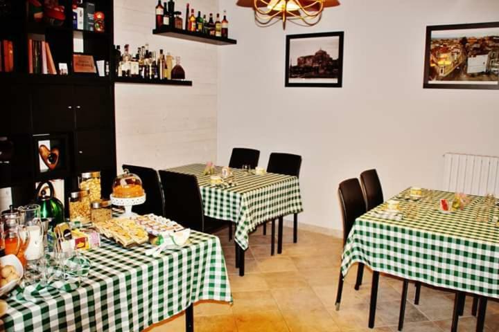 The Holiday House Hotel Santeramo in Colle Exterior photo